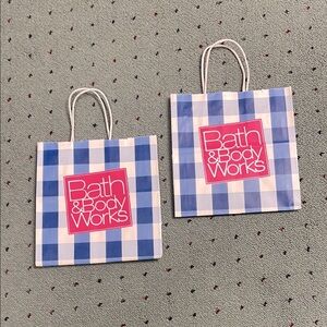 SET OF 2 BRAND NEW BATH AND BODY WORKS BLUE & WHITE GINGHAM PAPER SHOPPING BAGS